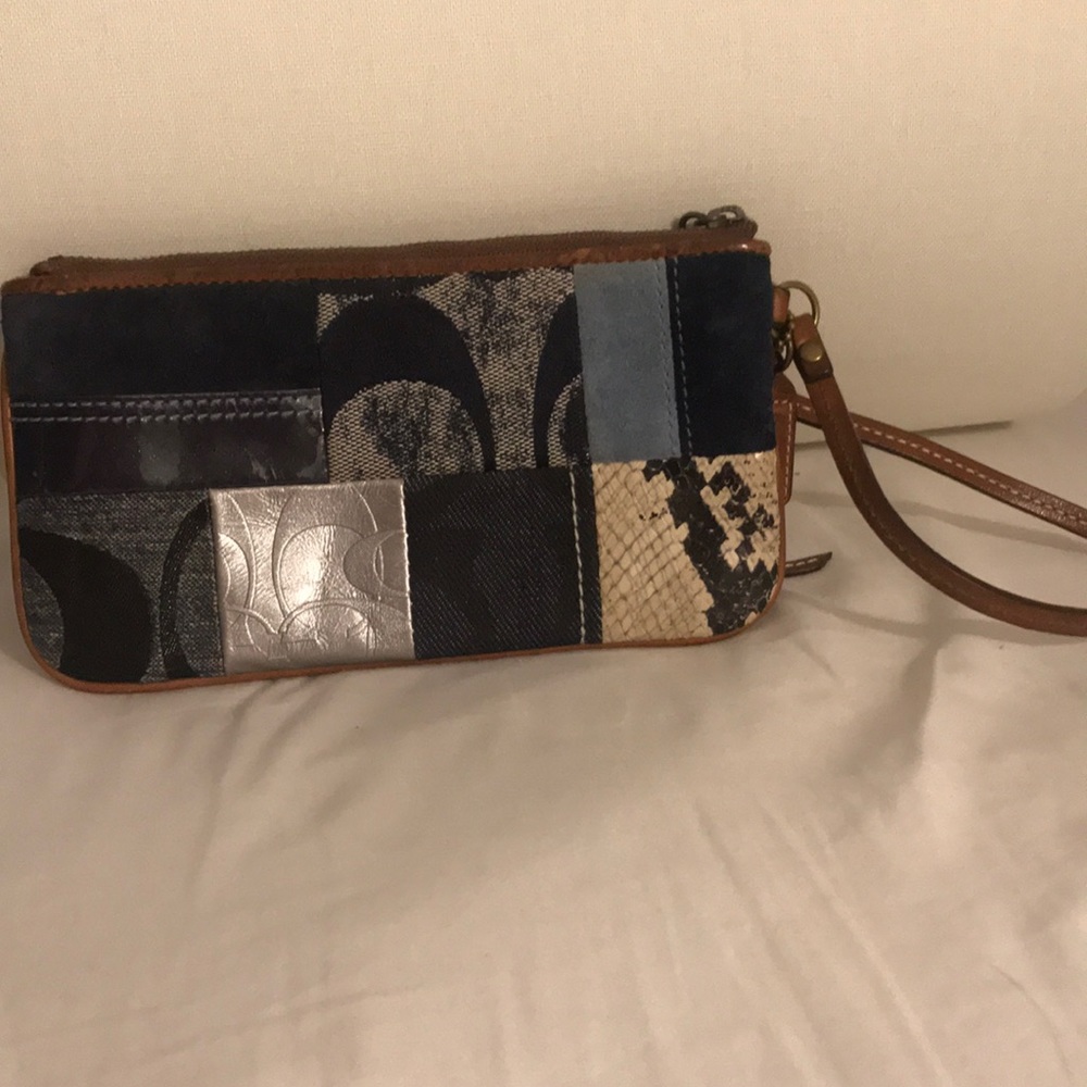 coach clutch/wristlet